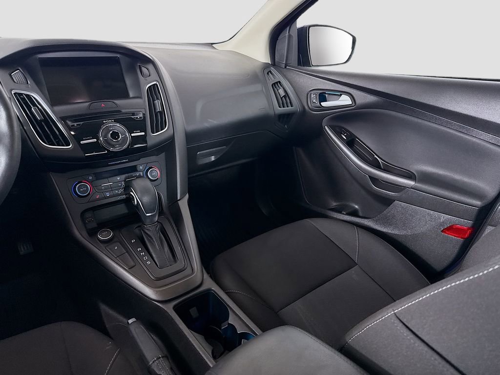 Used 2017 Ford Focus SEL w/ Cold Weather Package image 16