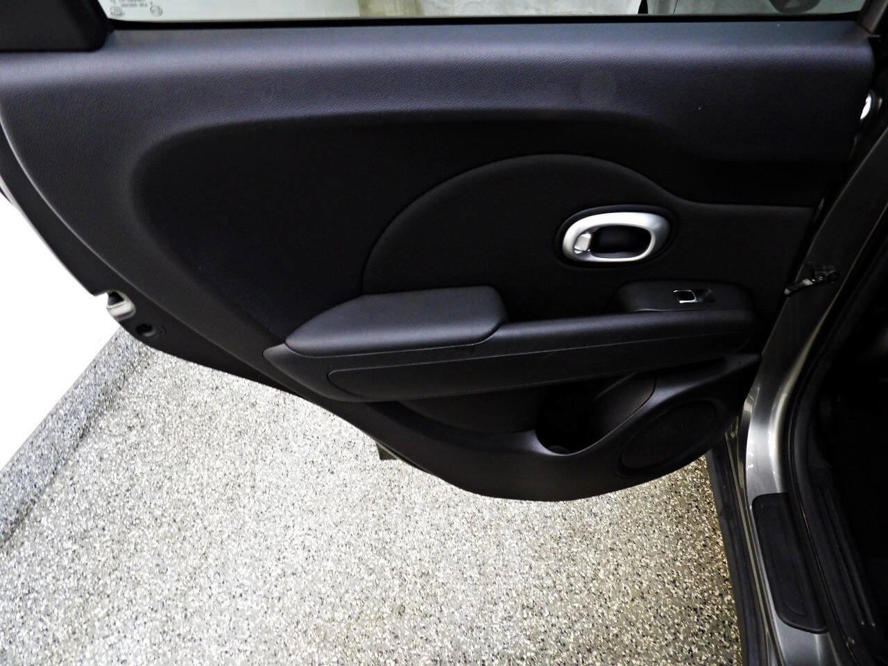 Used 2017 Kia Soul FWD image 9