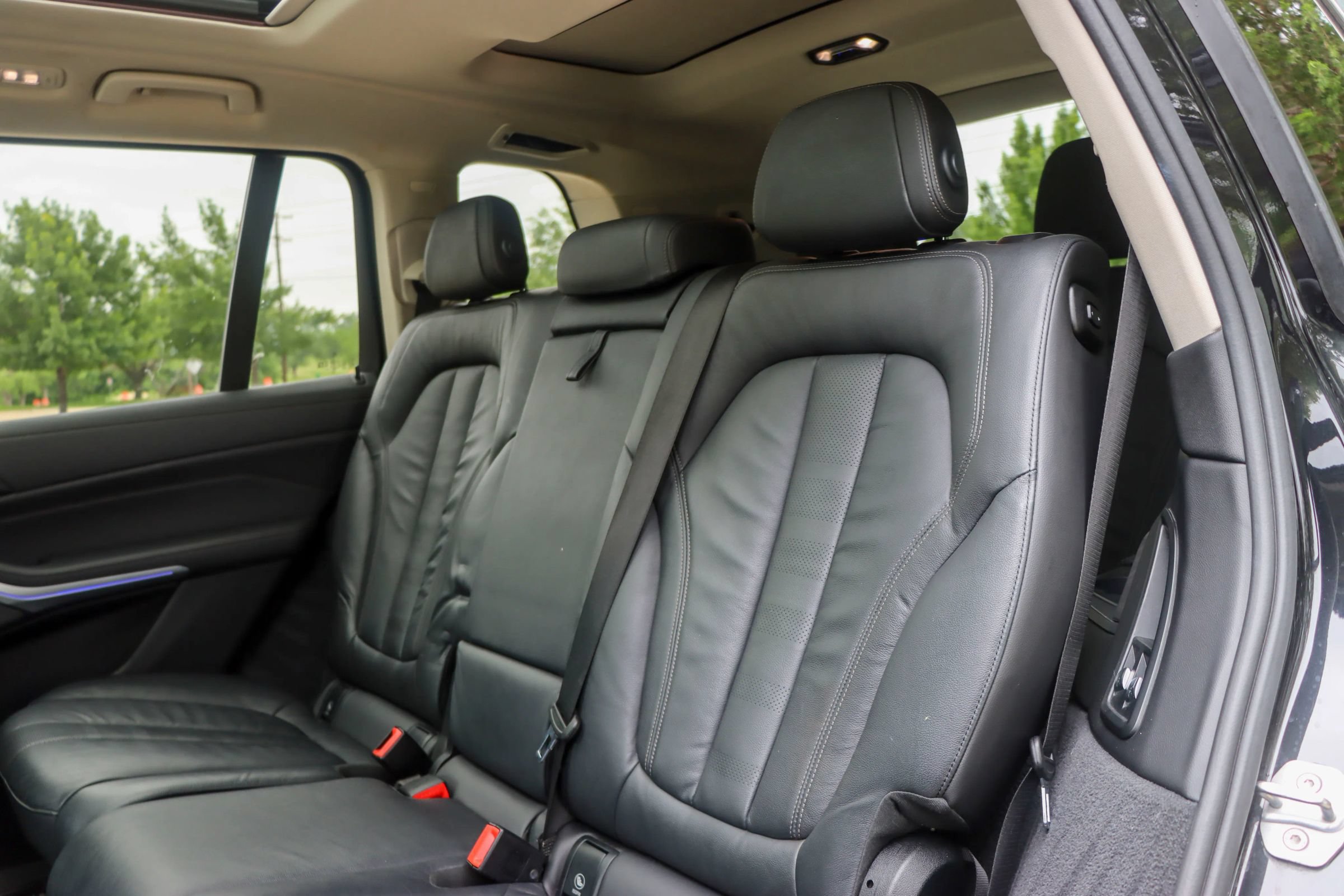 Used 2019 BMW X7 xDrive40i w/ Premium Package AWD/4WD image 17