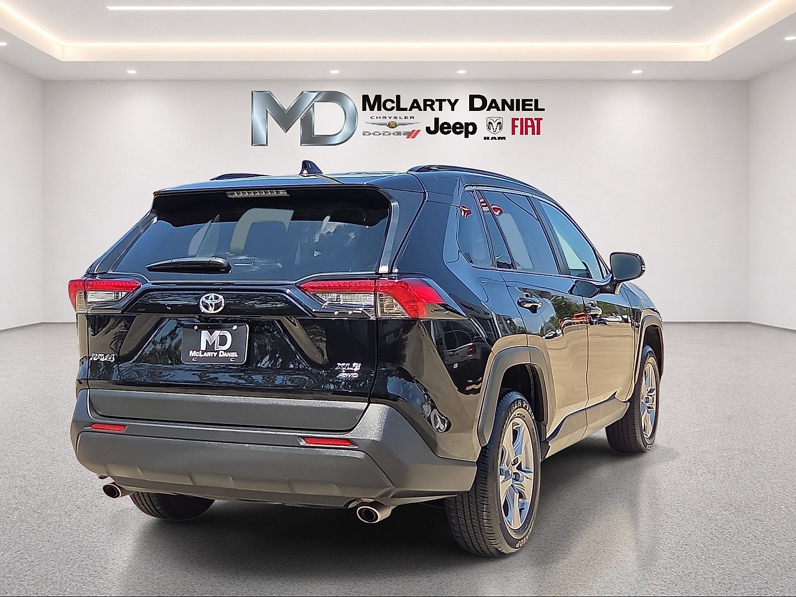 Used 2025 Toyota RAV4 XLE AWD/4WD image 5