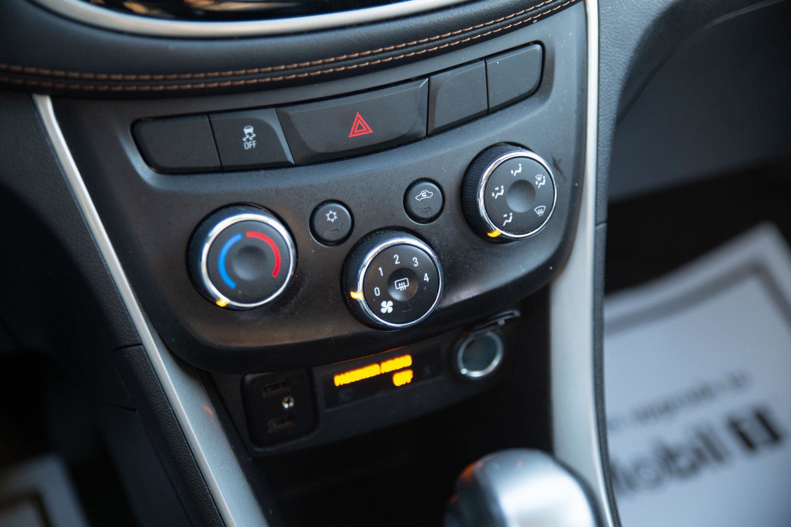 Used 2020 Chevrolet Trax LT w/ LT Convenience Package image 13