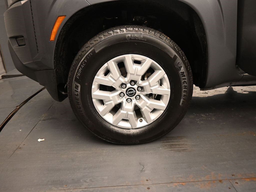 Used 2023 Nissan Frontier SV image 10