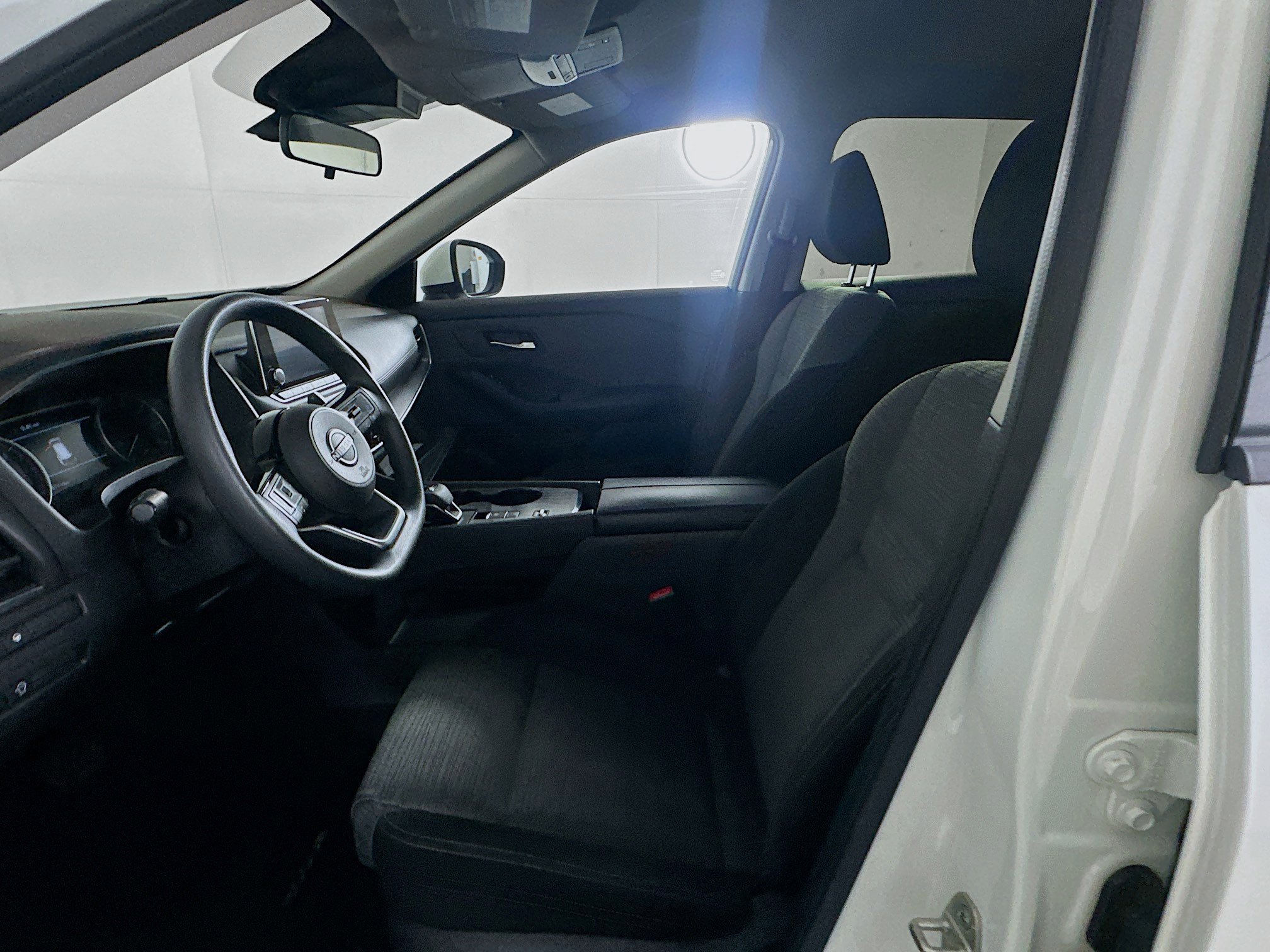Used 2023 Nissan Rogue SV FWD image 13