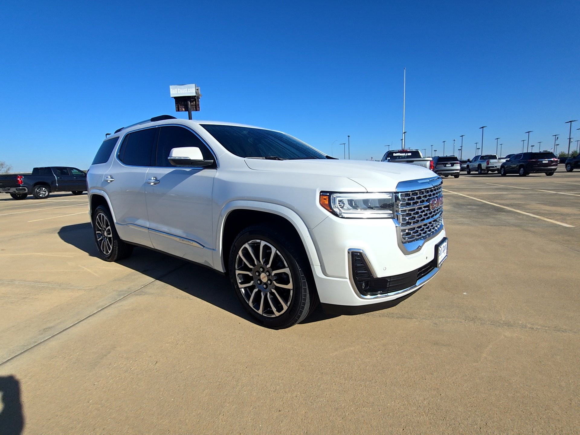Used 2022 GMC Acadia Denali w/ Denali Ultimate Package image 1
