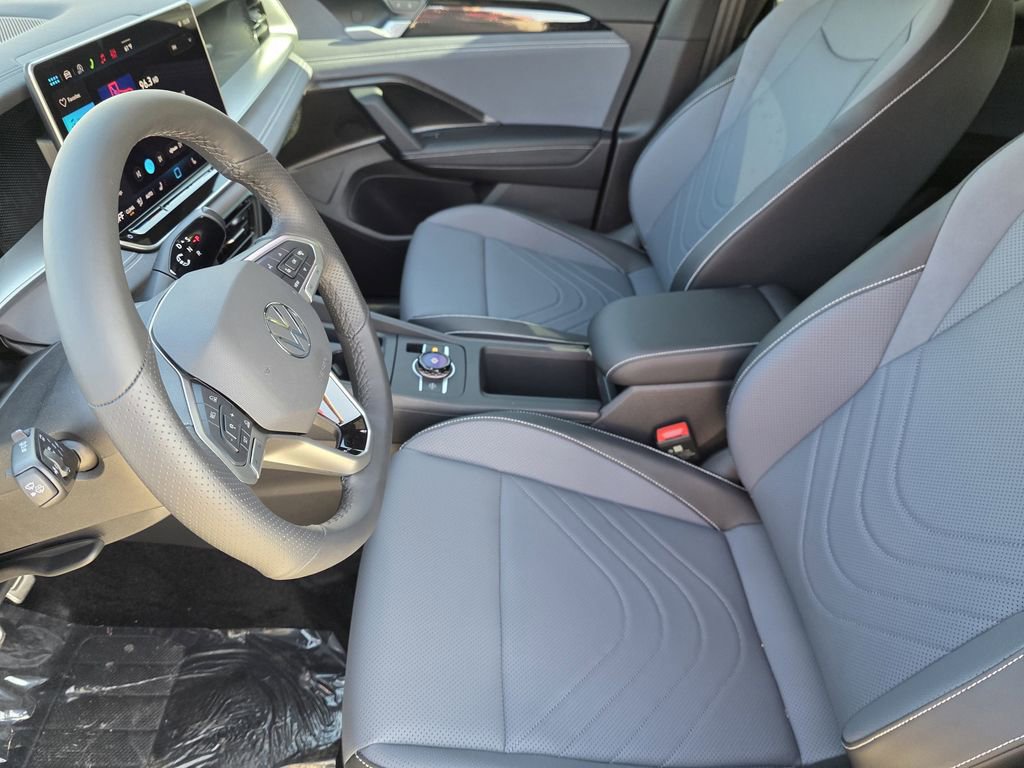 New 2026 Volkswagen Tiguan SE R-Line image 12