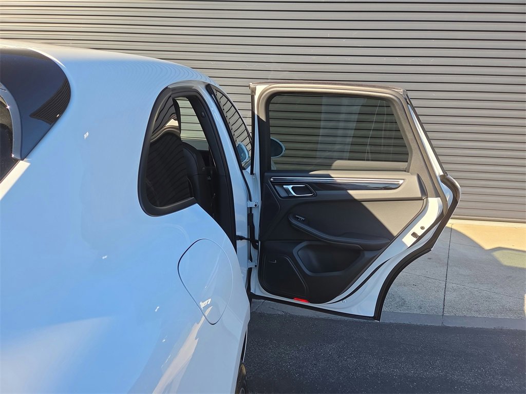 New 2026 Porsche Macan image 22