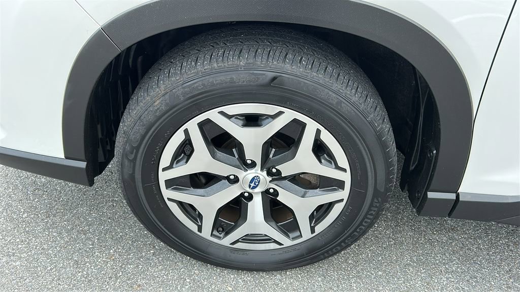 Certified 2022 Subaru Forester Premium AWD/4WD image 8