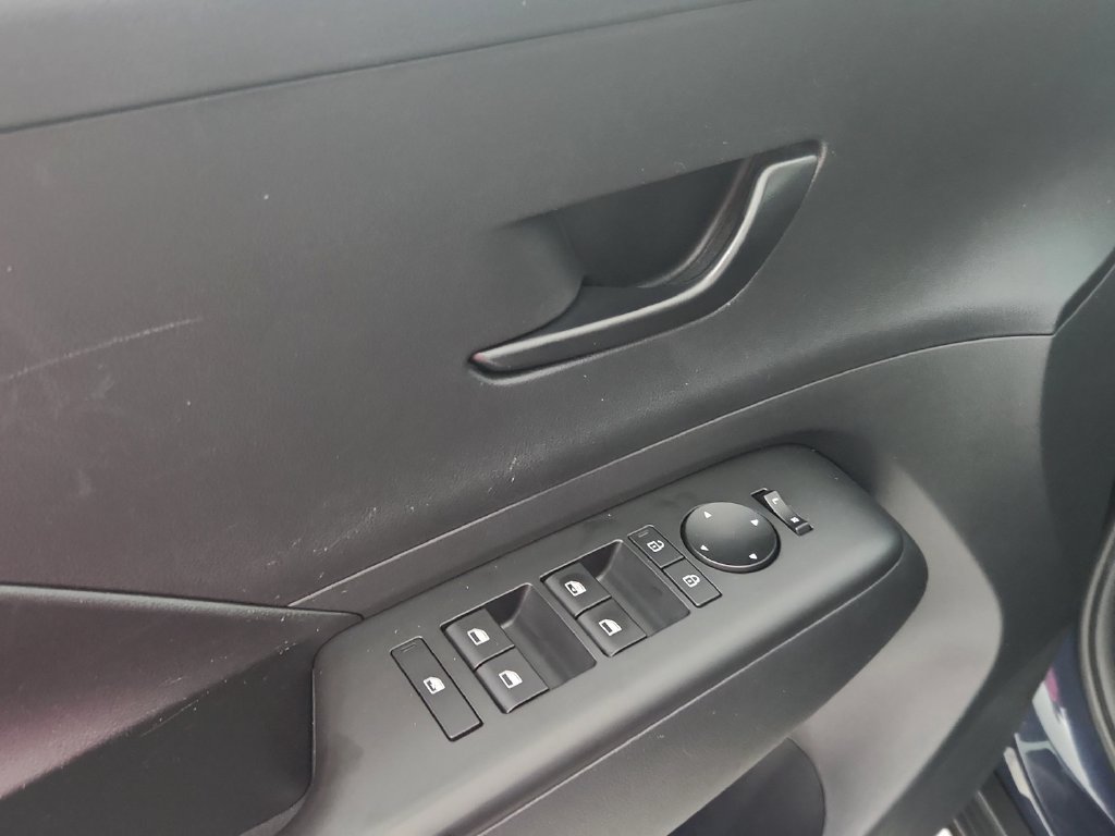 Used 2025 Hyundai Kona SEL AWD/4WD image 21