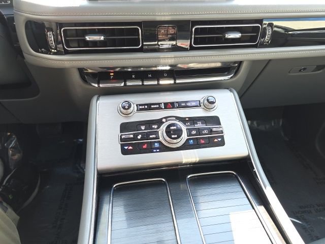 Used 2021 Lincoln Aviator Reserve w/ Equipment Group 202A image 11