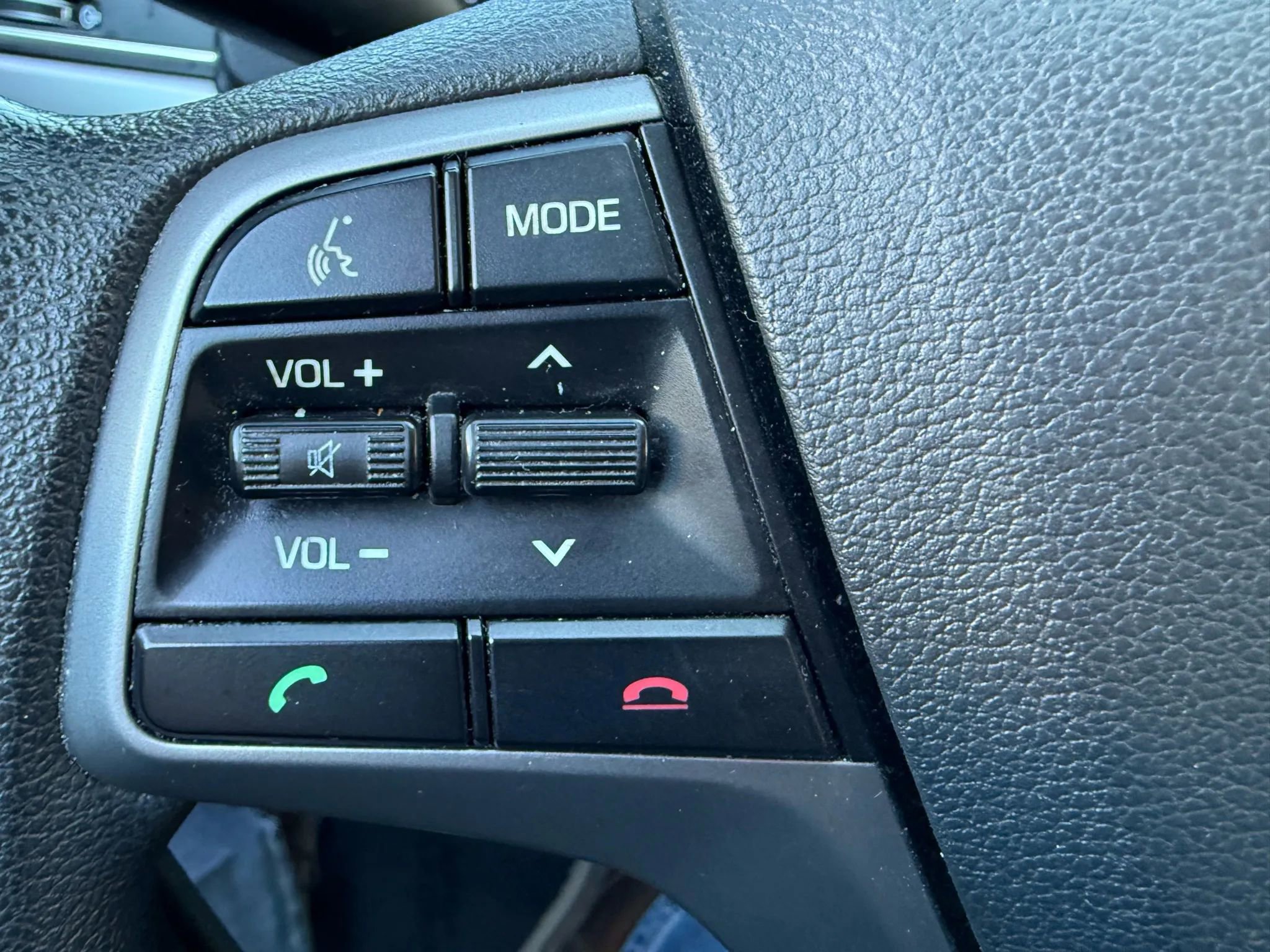 Used 2017 Hyundai Elantra SE image 12