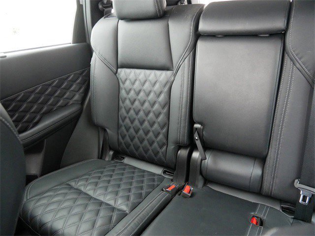 Used 2023 Mitsubishi Outlander SEL image 13
