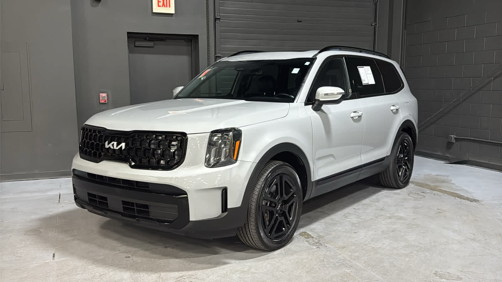 Used 2024 Kia Telluride EX X-Line AWD/4WD image 3