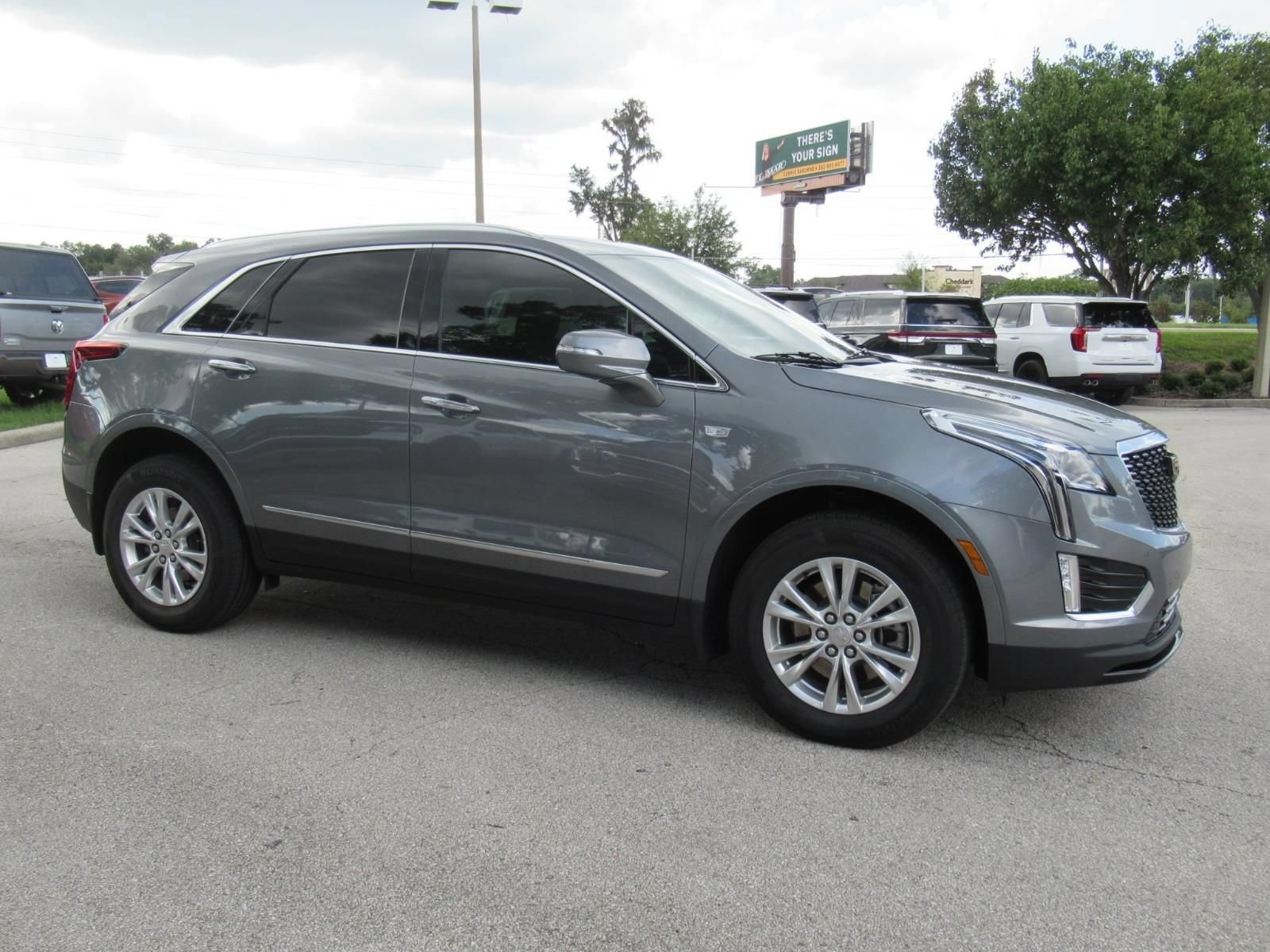 Used 2022 Cadillac XT5 Luxury AWD/4WD image 2