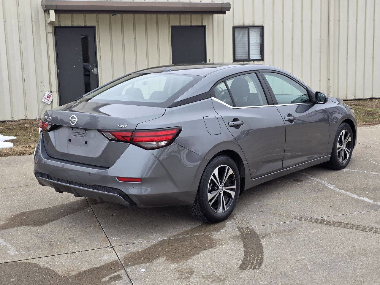 Used 2023 Nissan Sentra SV image 3