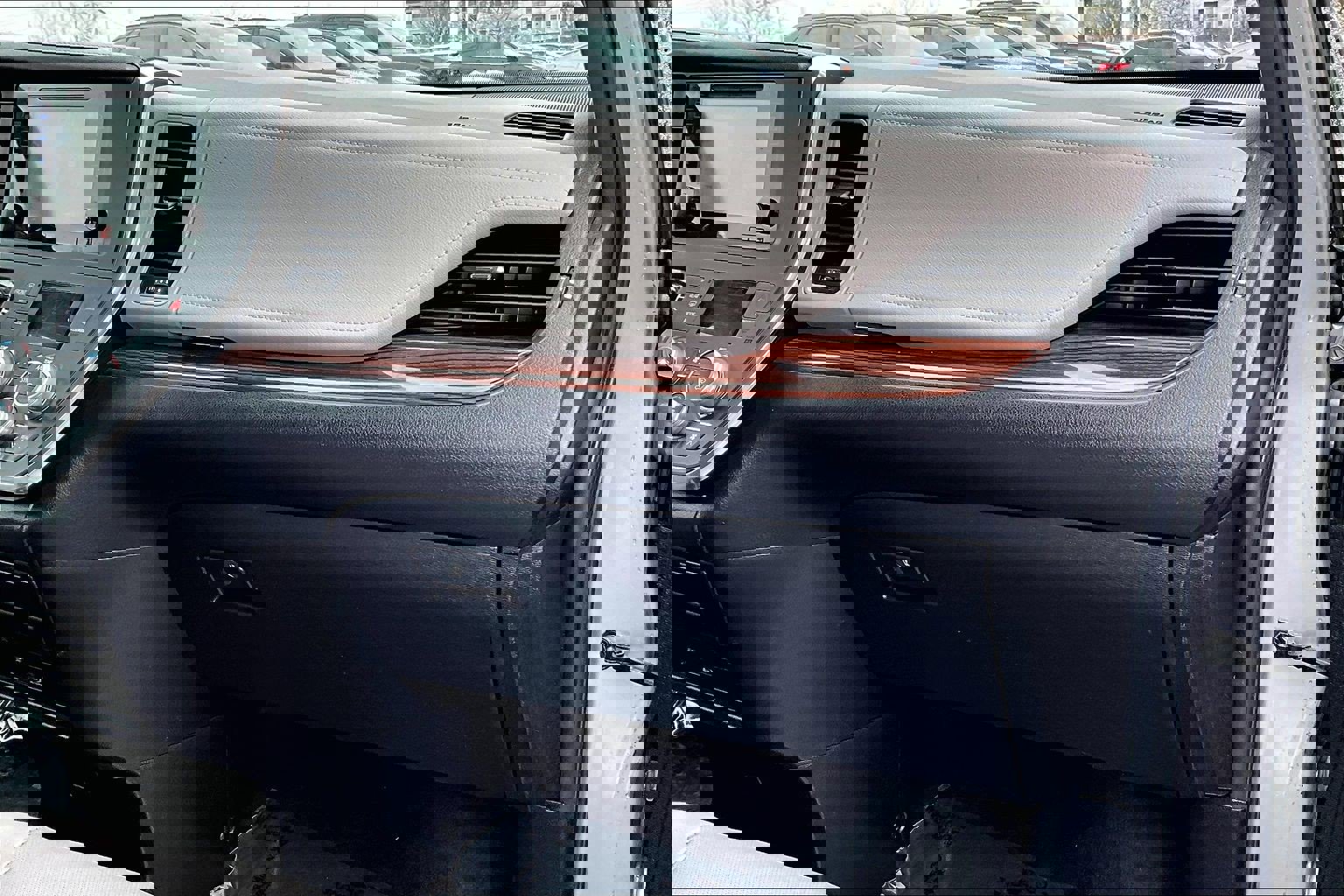 Used 2015 Toyota Sienna Limited Premium image 15