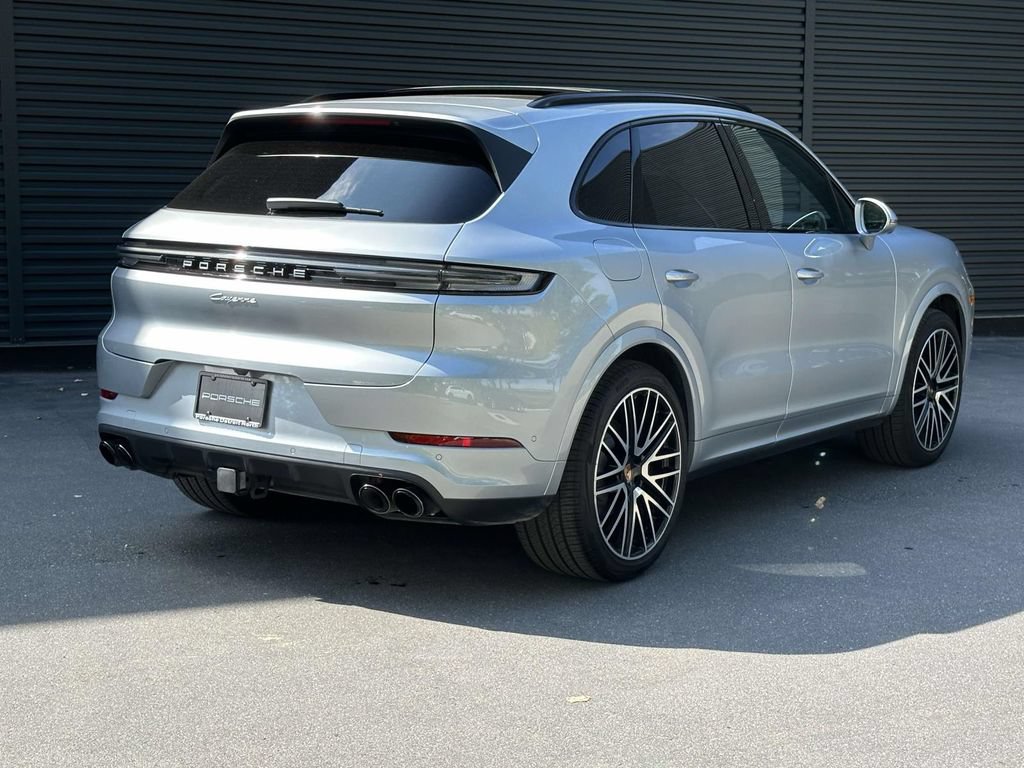 Certified 2026 Porsche Cayenne AWD/4WD image 5