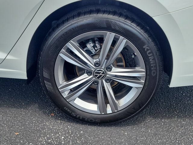 Certified 2023 Volkswagen Jetta SE FWD image 28