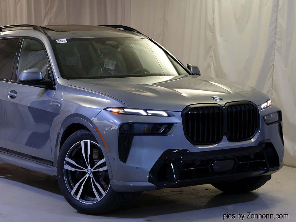 Used 2027 BMW X7 xDrive40i w/ M Sport Package AWD/4WD image 2