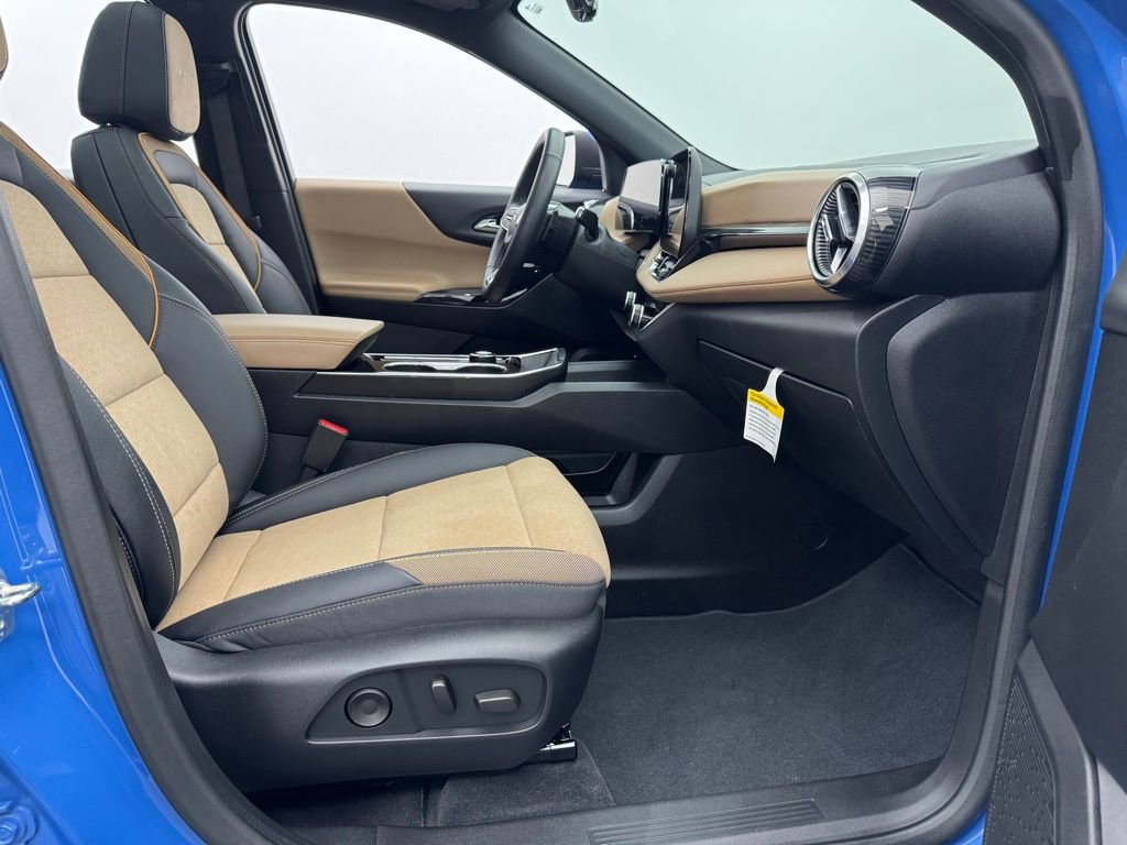 Used 2025 Chevrolet Equinox ACTIV w/ Safety and Technology Package image 36