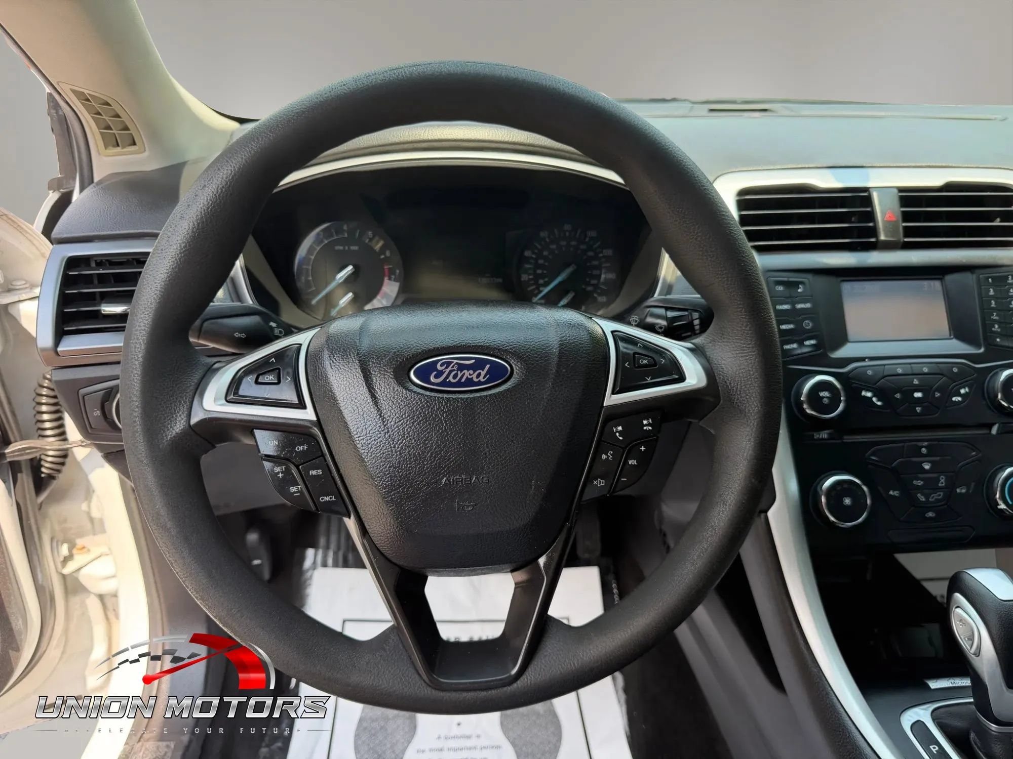 Used 2014 Ford Fusion SE FWD image 26