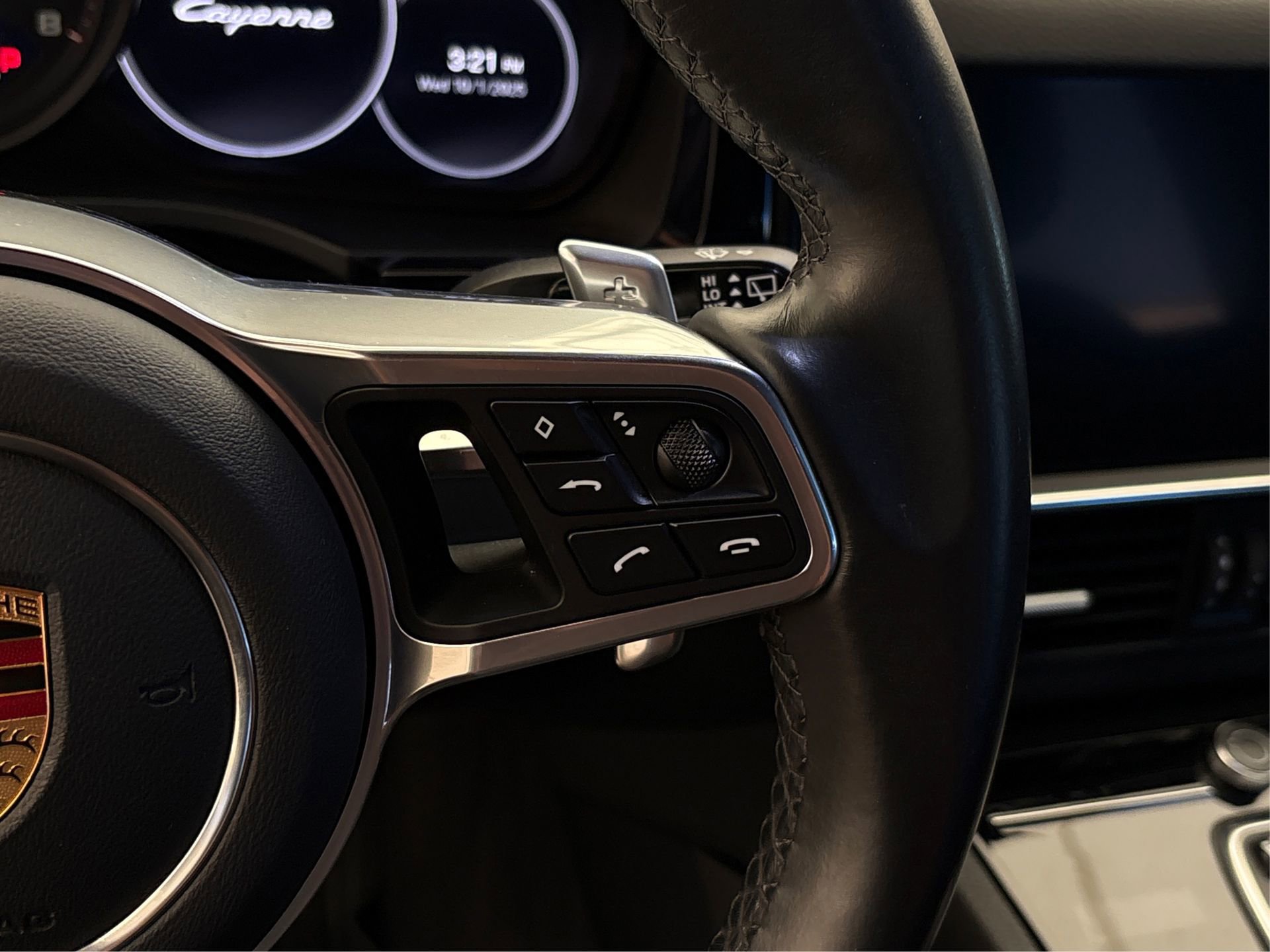 Used 2022 Porsche Cayenne image 29