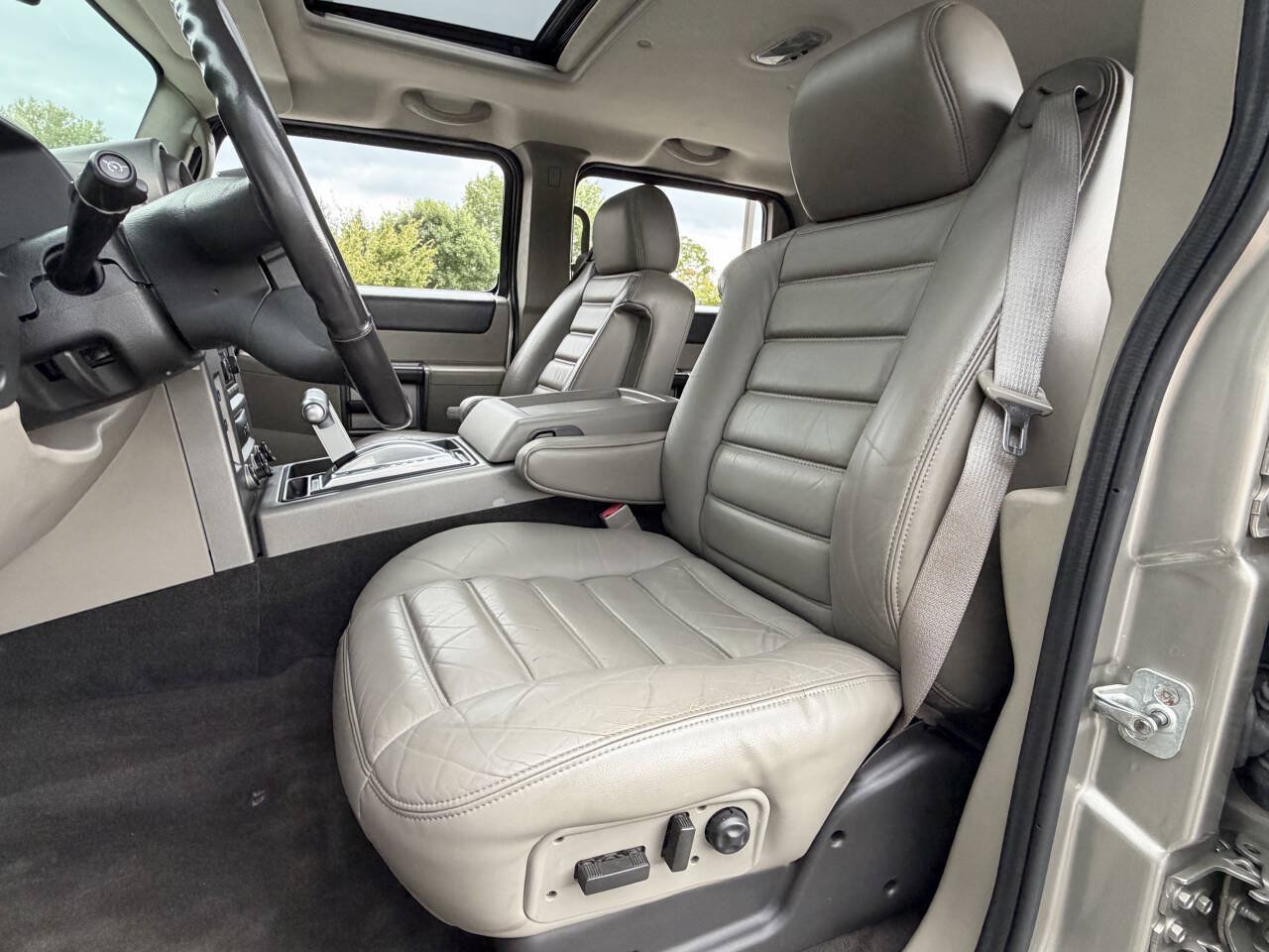 Used 2003 HUMMER H2 w/ Preferred Equipment Group AWD/4WD image 14