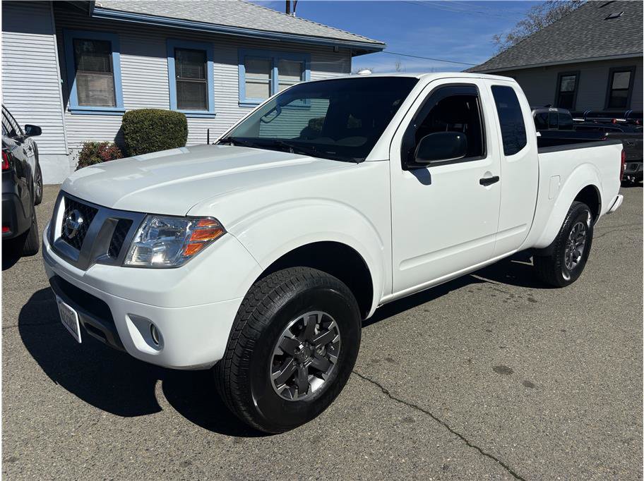 Used 2016 Nissan Frontier Desert Runner image 3