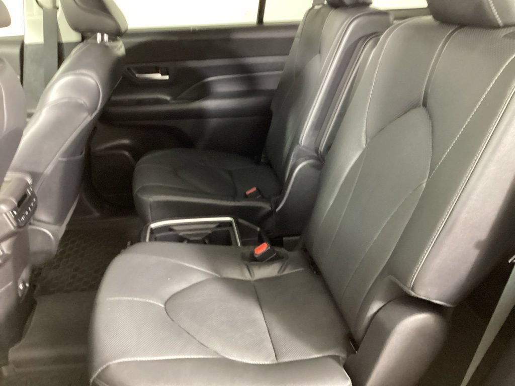Used 2024 Toyota Grand Highlander AWD image 22