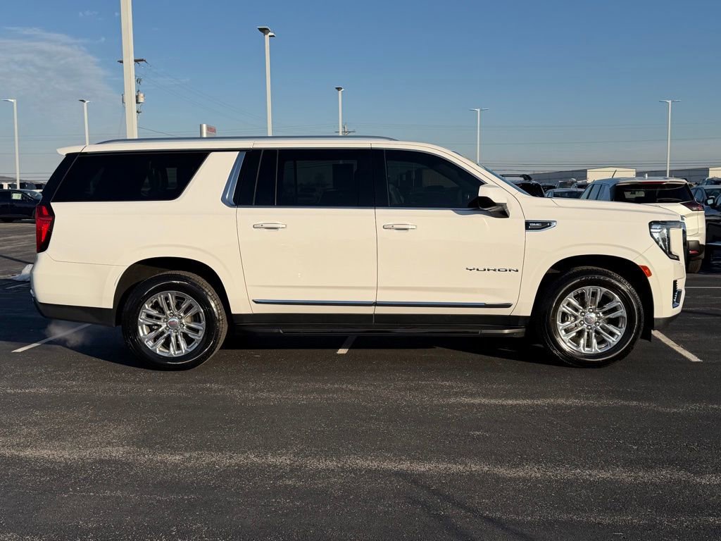 Used 2022 GMC Yukon XL SLT image 4