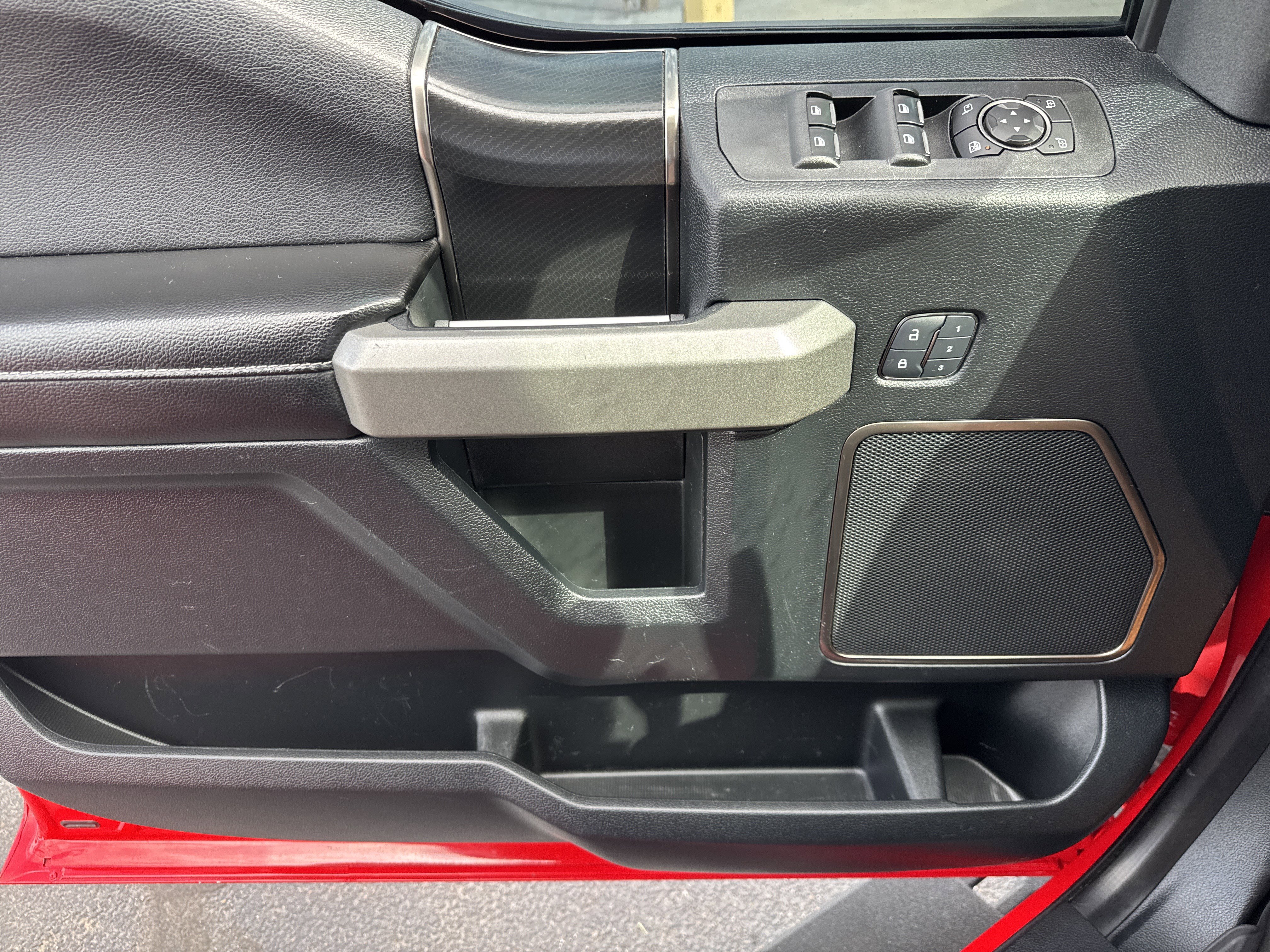 Used 2018 Ford F150 Raptor w/ Equipment Group 802A Luxury image 14