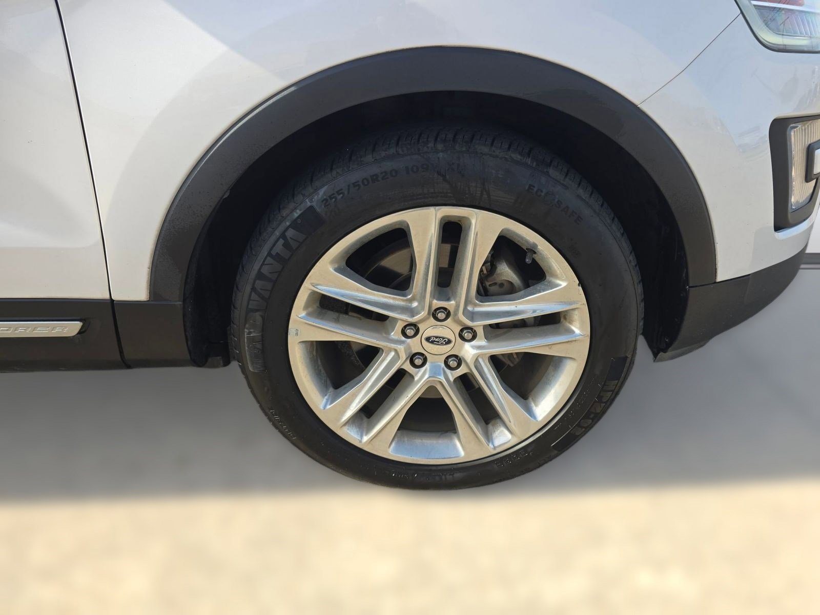 Used 2017 Ford Explorer Limited image 10