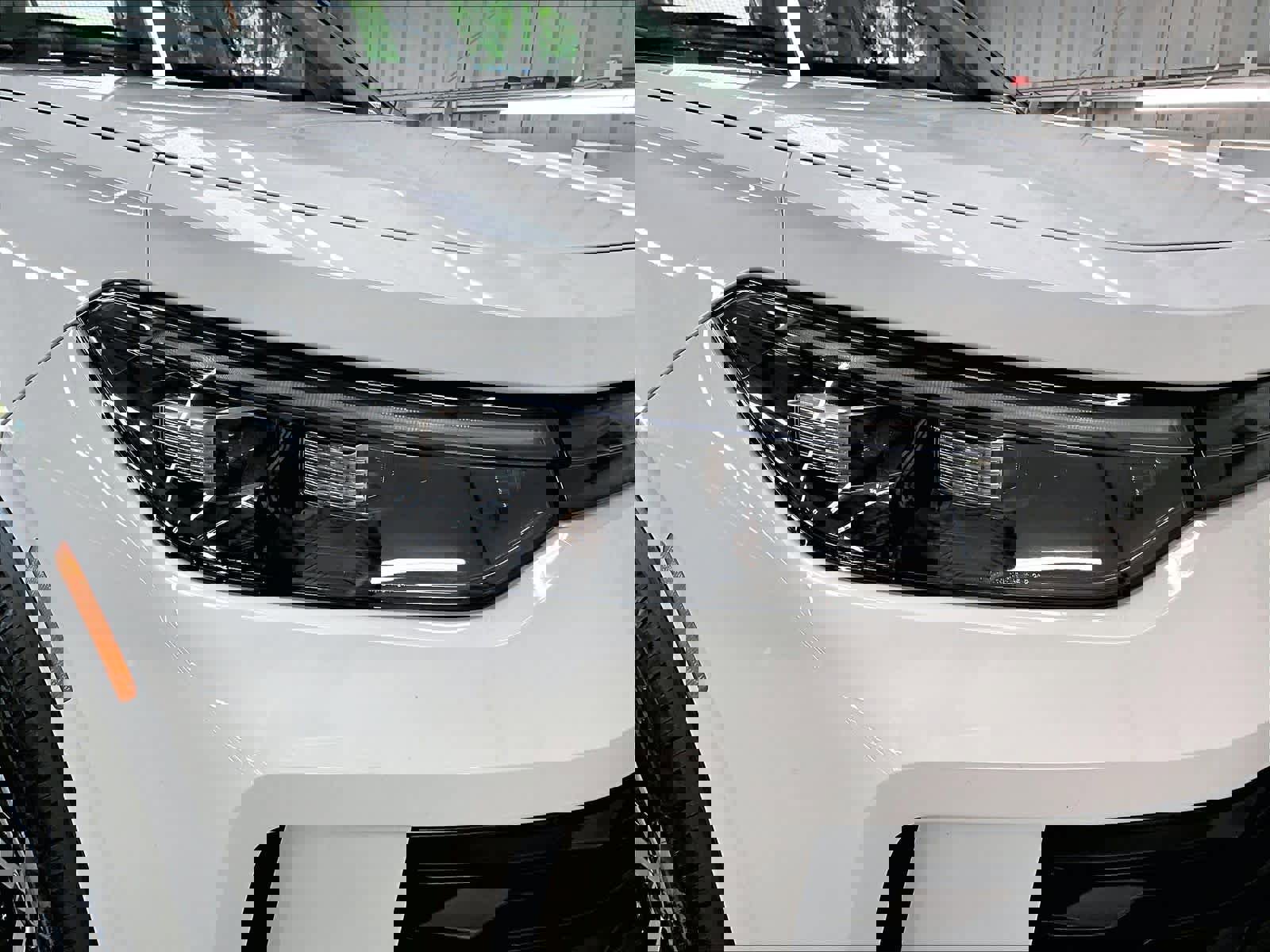 Certified 2025 Volkswagen Tiguan SE FWD image 29