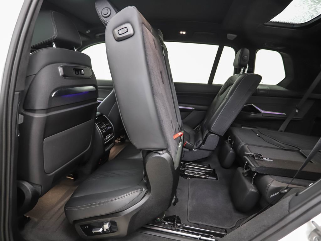 Certified 2024 BMW X7 M60i w/ Executive Package image 24