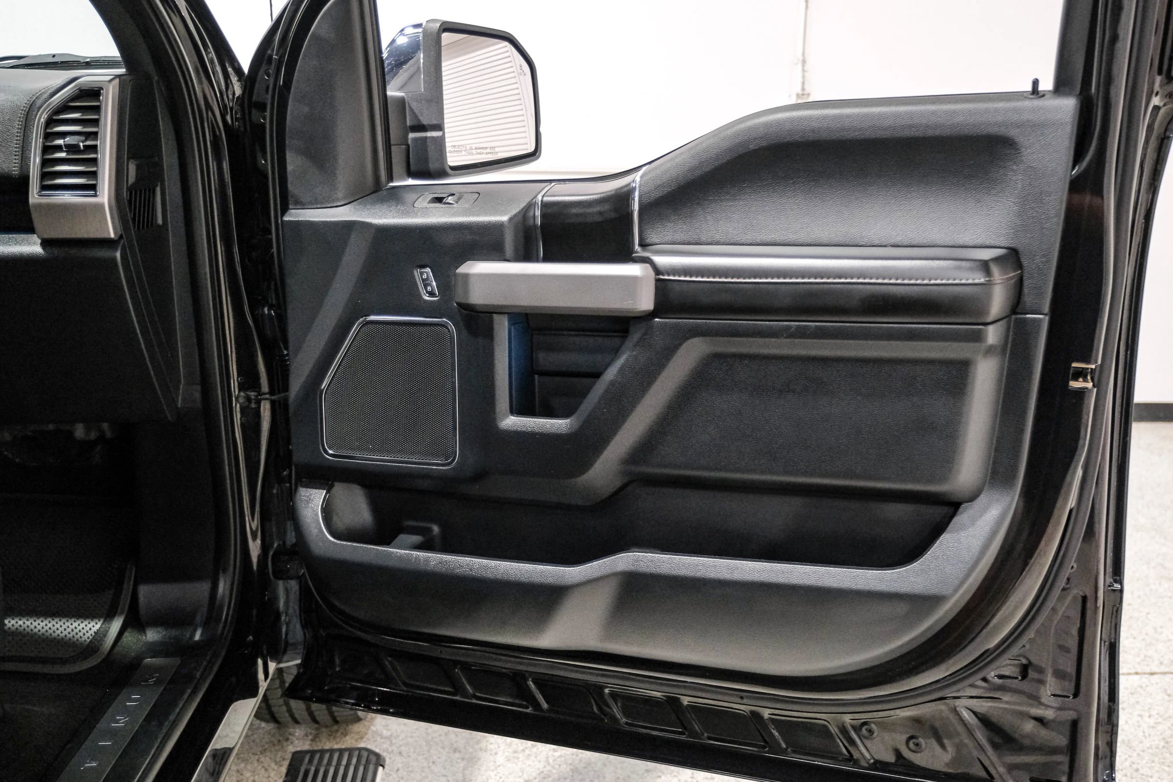 Used 2020 Ford F150 Platinum image 41