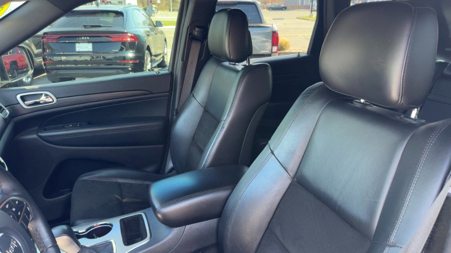 Used 2019 Jeep Grand Cherokee Altitude AWD/4WD image 10