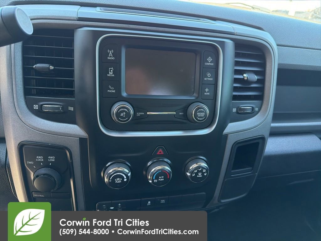 Used 2015 RAM 1500 ST w/ SXT Appearance Group AWD/4WD image 3