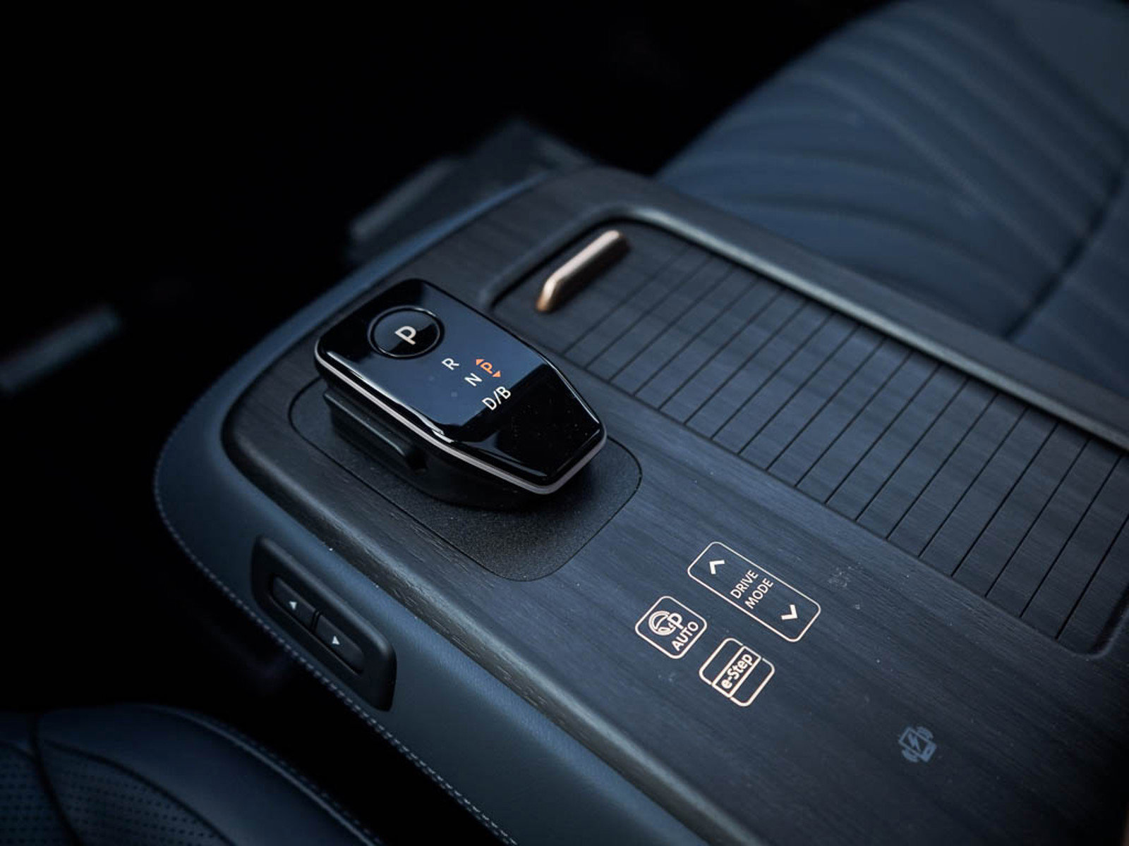 New 2025 Nissan Ariya Platinum image 27