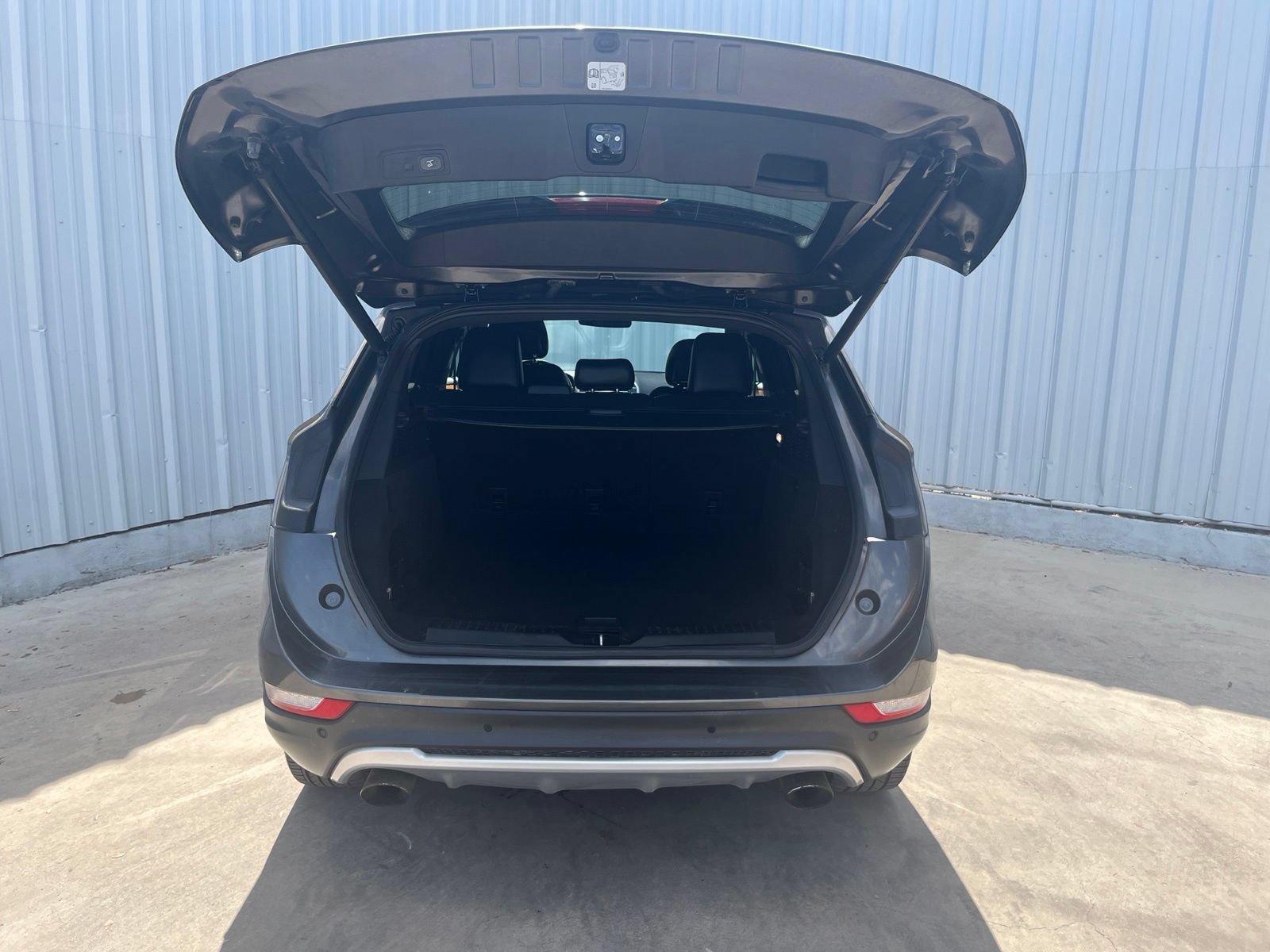 Used 2019 Lincoln MKC Reserve w/ MKC Technology Package FWD image 8