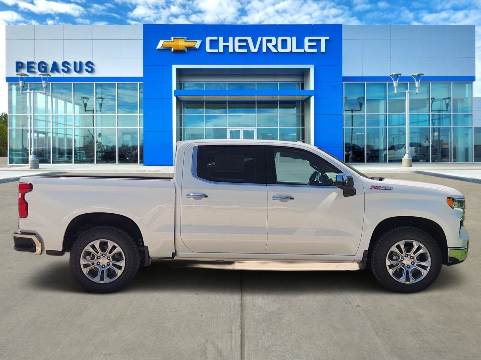 New 2026 Chevrolet Silverado 1500 LTZ w/ LTZ Premium Package AWD/4WD image 3