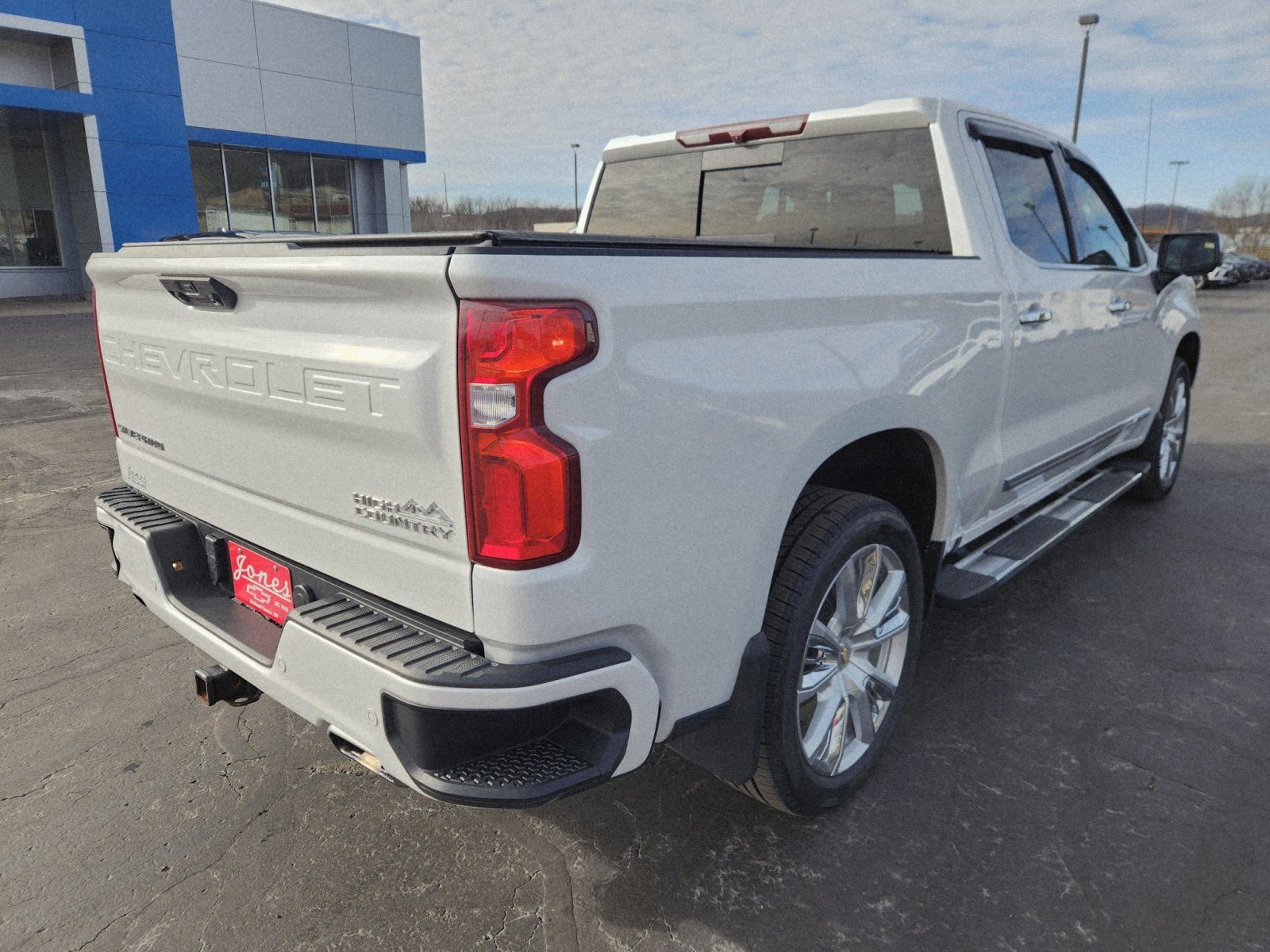 Used 2023 Chevrolet Silverado 1500 High Country w/ High Country Premium Package AWD/4WD image 5