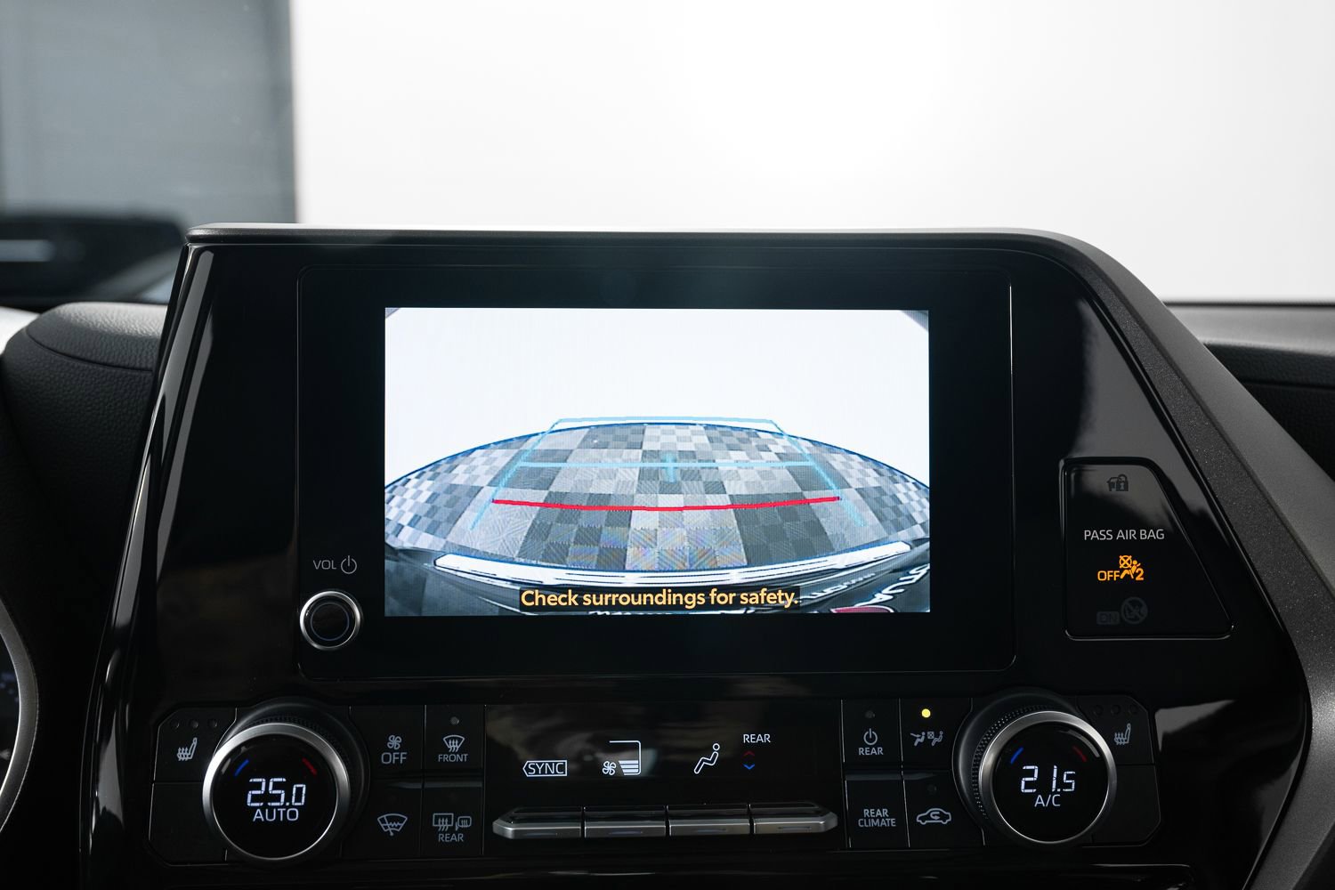 Used 2024 Toyota Highlander XLE image 39