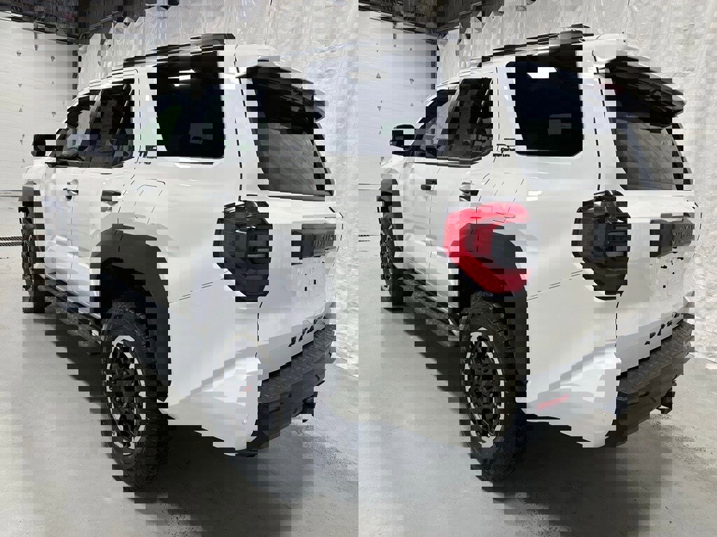 Used 2025 Toyota 4Runner TRD Off-Road image 5