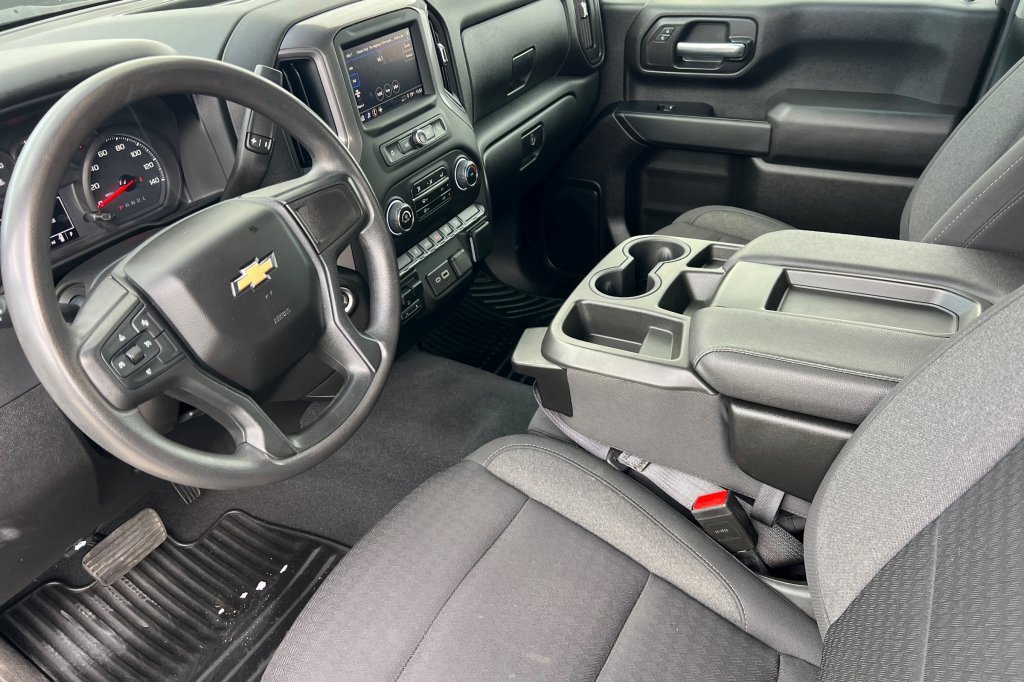 Used 2024 Chevrolet Silverado 2500 Custom w/ Custom Convenience Package image 7