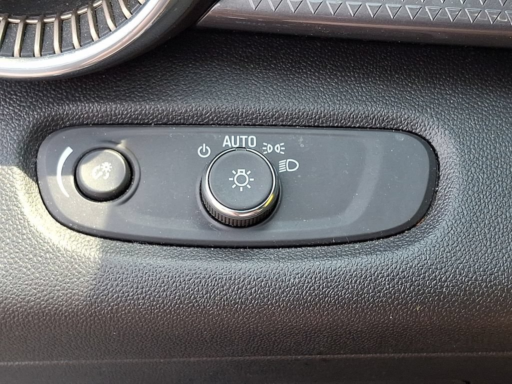 Used 2024 Chevrolet Trax ACTIV FWD image 23