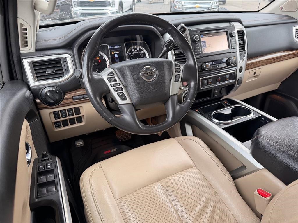 Used 2018 Nissan Titan SL image 12