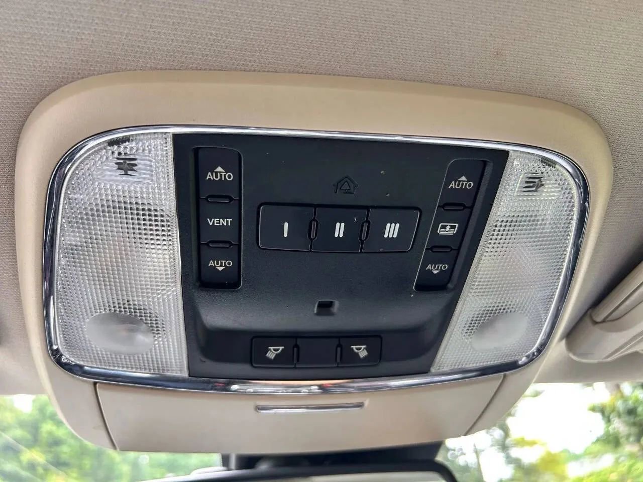 Used 2016 Chrysler 300 C w/ Safetytec Plus Group image 20