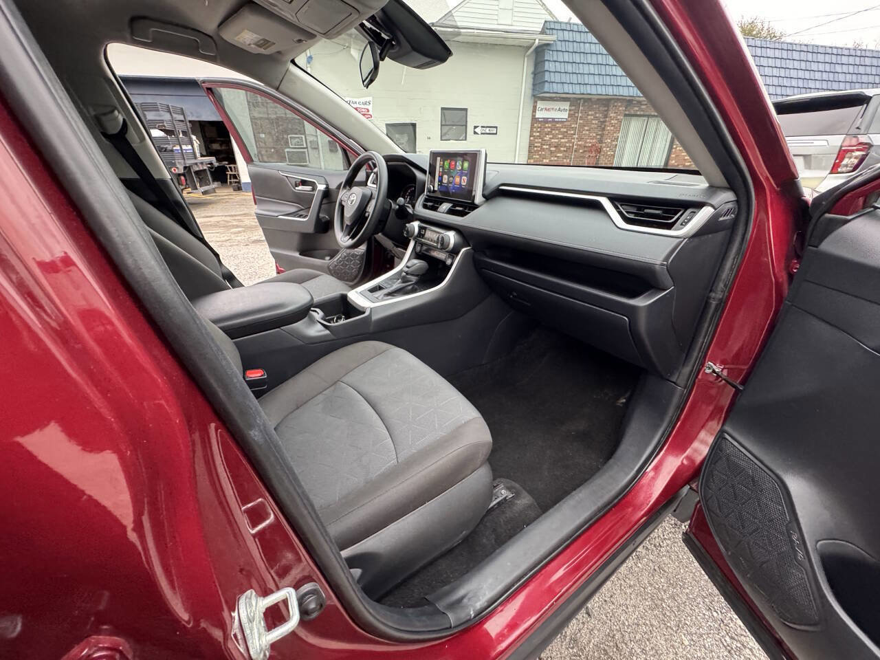 Used 2025 Toyota RAV4 XLE image 65