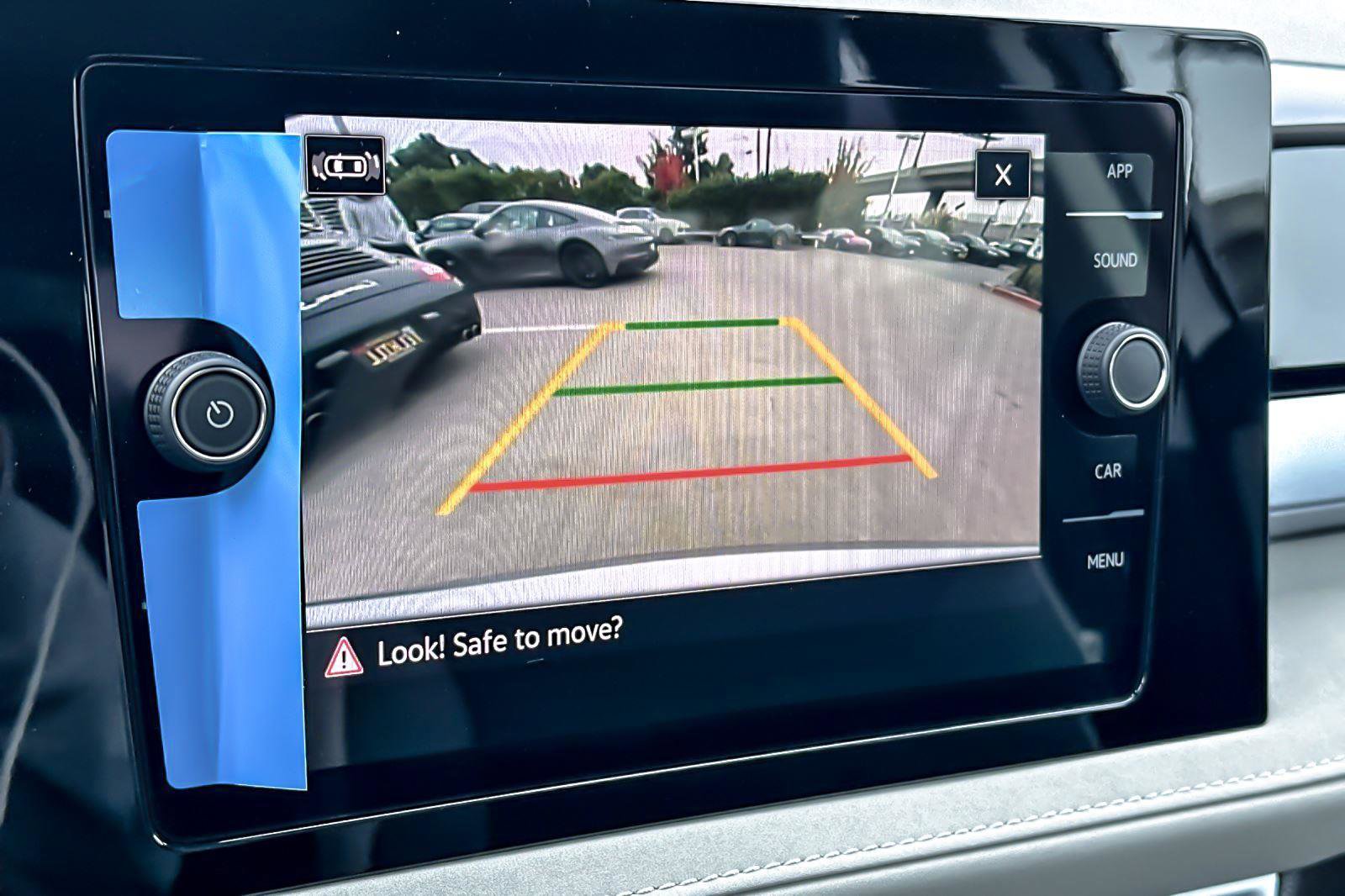 New 2026 Volkswagen Taos SE image 18