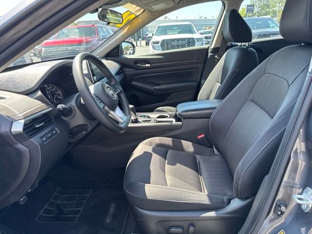 Used 2024 Nissan Altima 2.5 SV FWD image 9