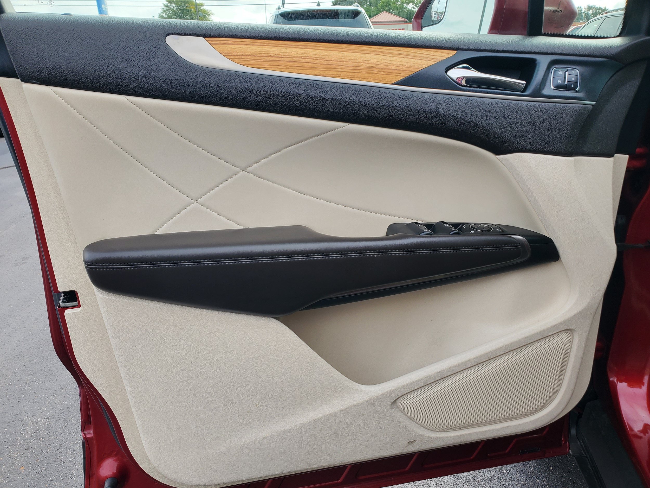 Used 2016 Lincoln MKC Select AWD/4WD image 11